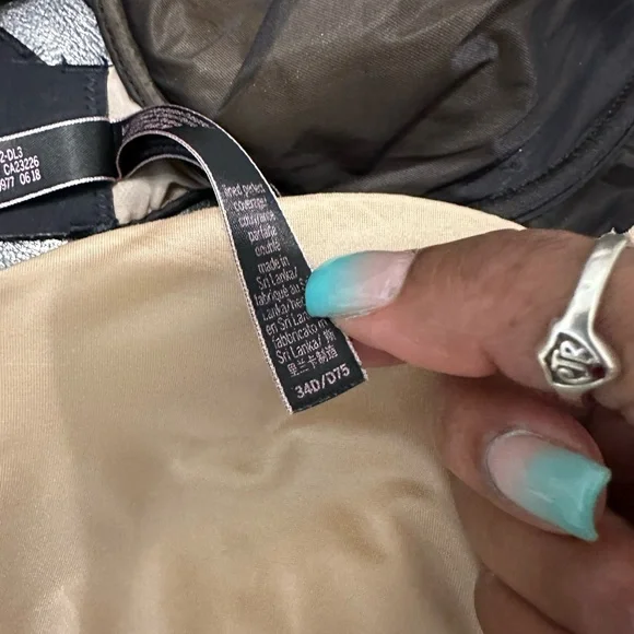 Victoria's Secret Bra Set - Cream, Gray, Black, Tan - Picture 4 of 8